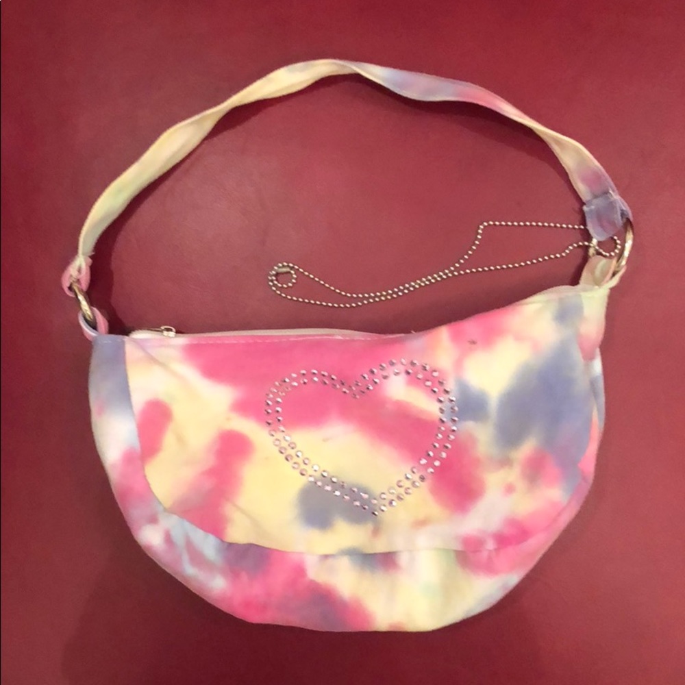 Tye dye Undee Bandz bag with aplique.